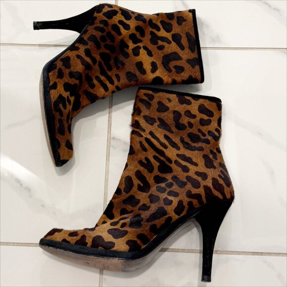 Stuart Weitzman Wren 8M boots Leopard Mob Wives Core City Cow Hide Fur - Picture 3 of 14